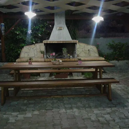 Apartament Elpida *