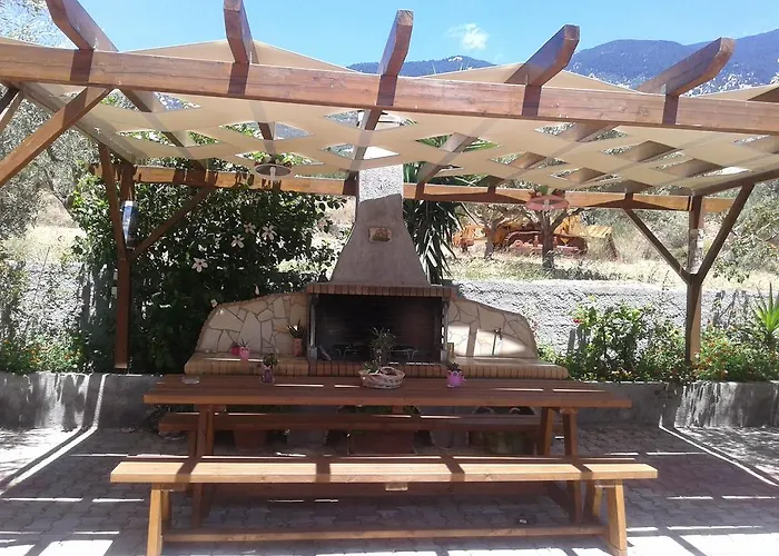 Elpida * Trapezaki (Kefalonia)