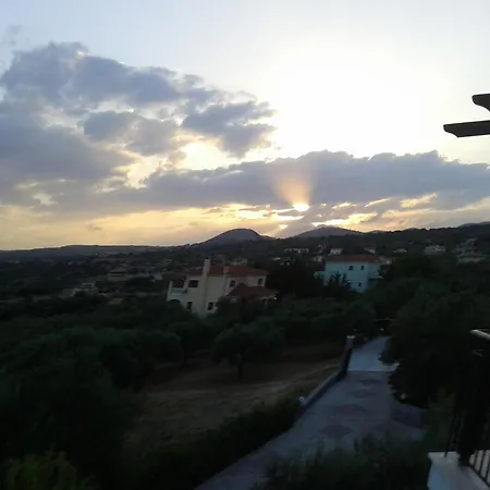 Elpida Apartment *